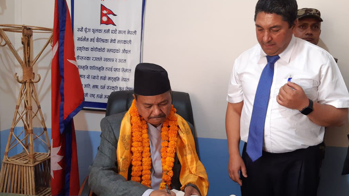 लुम्बिनी प्रदेशका मुख्यमन्त्री चौधरीद्वारा पदभार ग्रहण